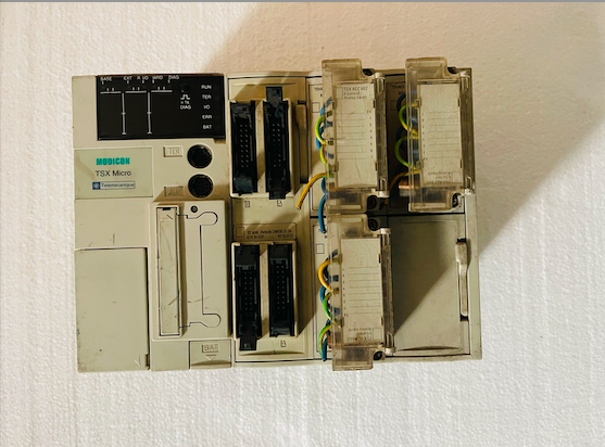 schneider electric modicon tsx micro plc (programmable logic controller) tsx3721001 schneider electric modicon tsx micro plc (programmable logic controller) tsx3721001