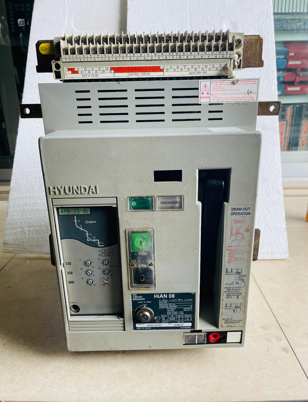 Hyundai Hian 08 air circuit breaker